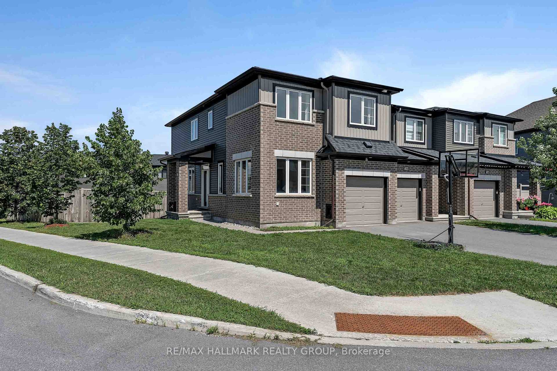 Photo 1 of 196 Bending Way, Ottawa, Barrhaven - Hearts Desire — HOMEH