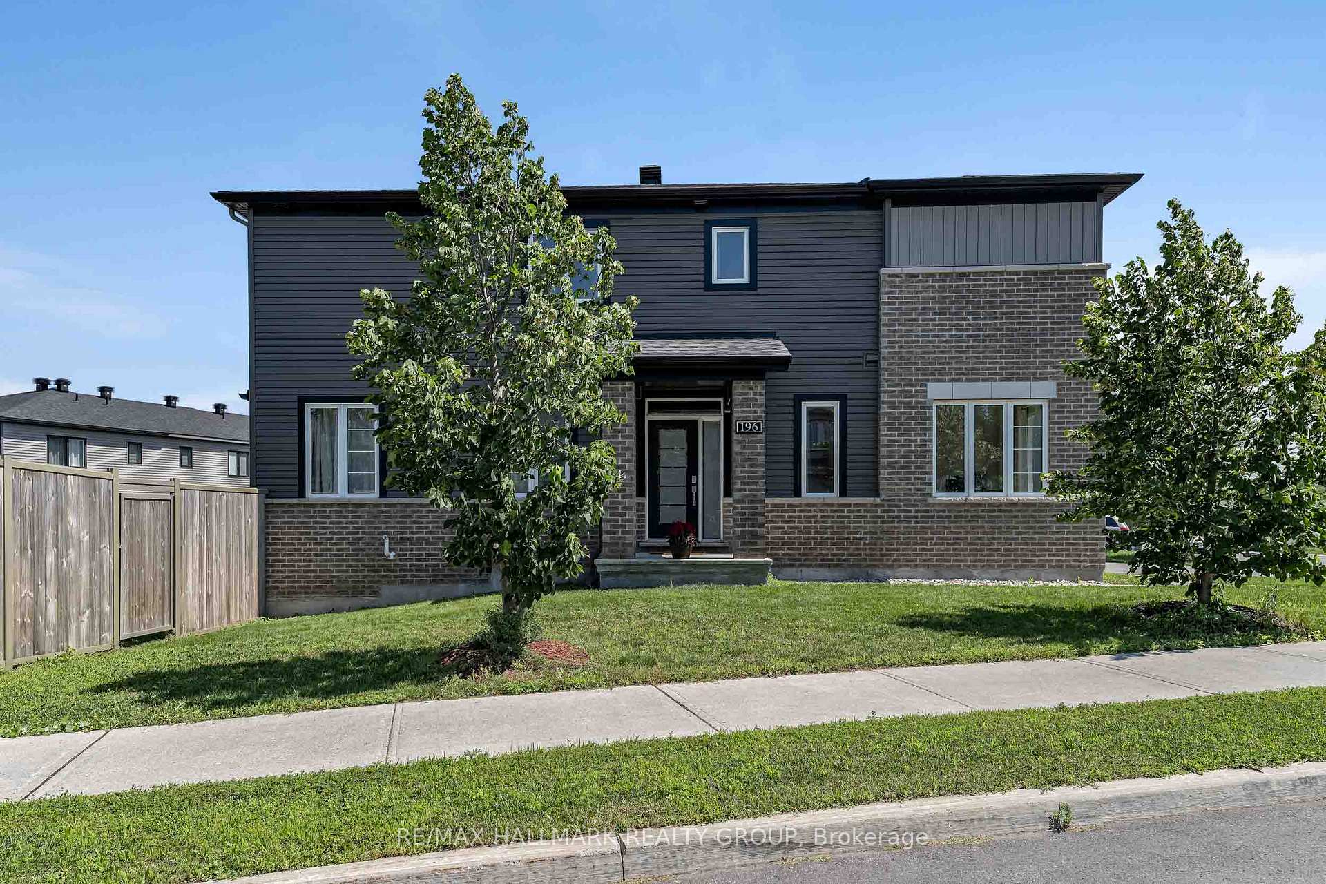 Photo 2 of 196 Bending Way, Ottawa, Barrhaven - Hearts Desire — HOMEH