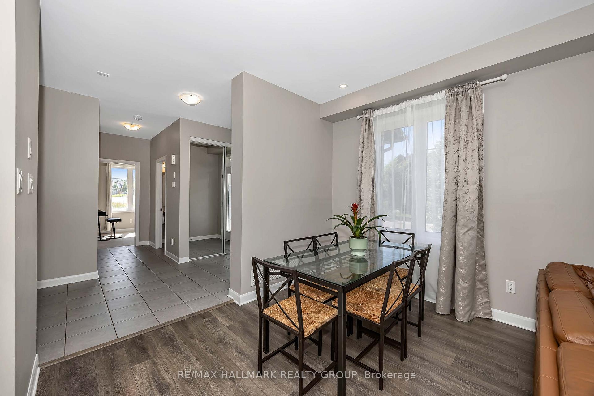 Photo 5 of 196 Bending Way, Ottawa, Barrhaven - Hearts Desire — HOMEH