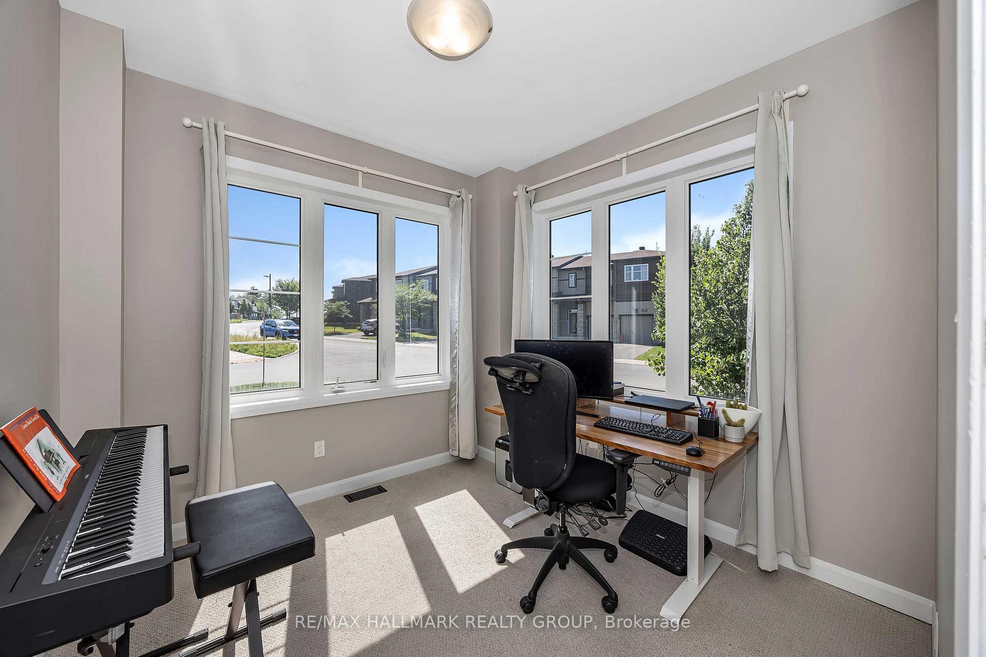 Photo 14 of 196 Bending Way, Ottawa, Barrhaven - Hearts Desire — HOMEH