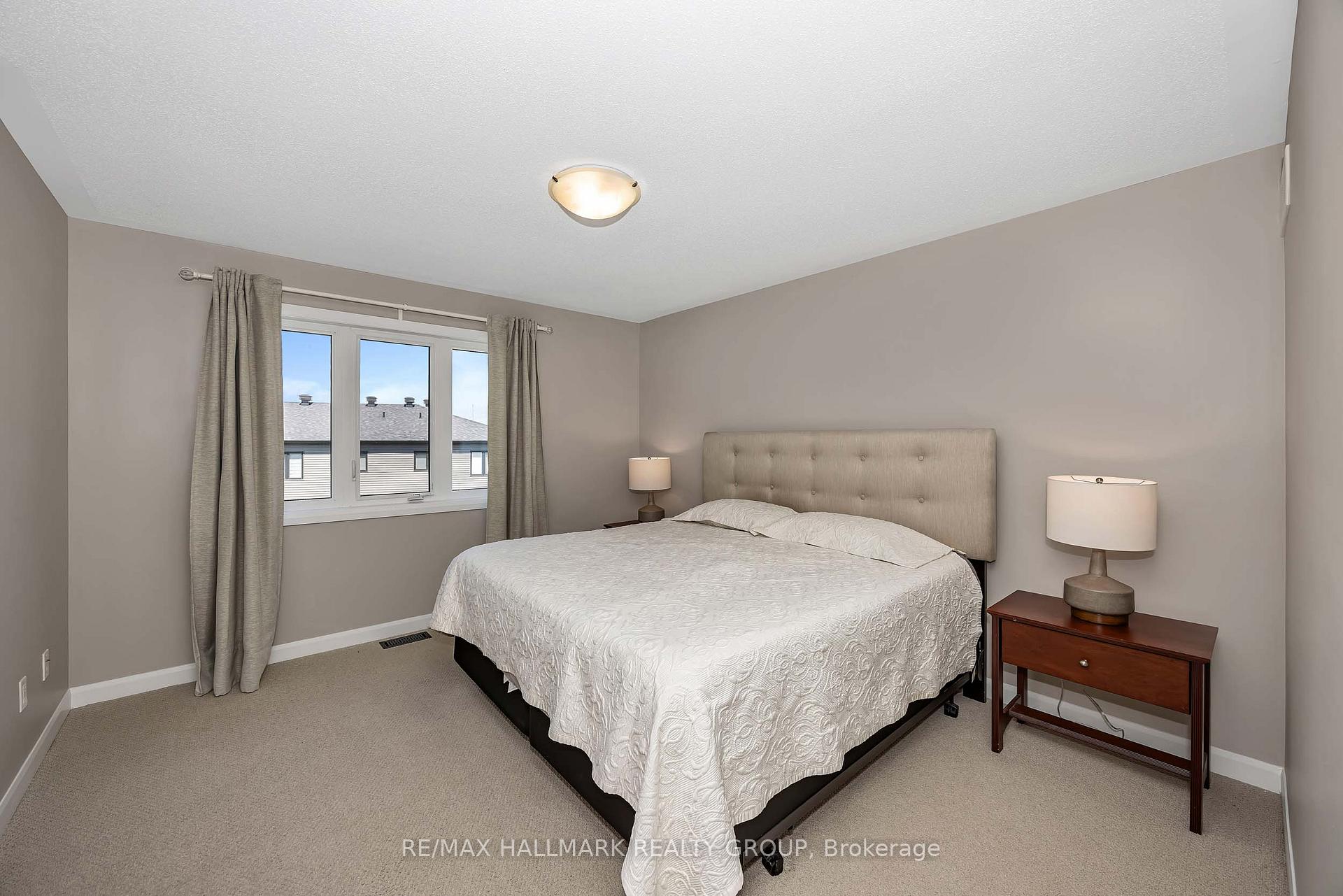 Photo 17 of 196 Bending Way, Ottawa, Barrhaven - Hearts Desire — HOMEH