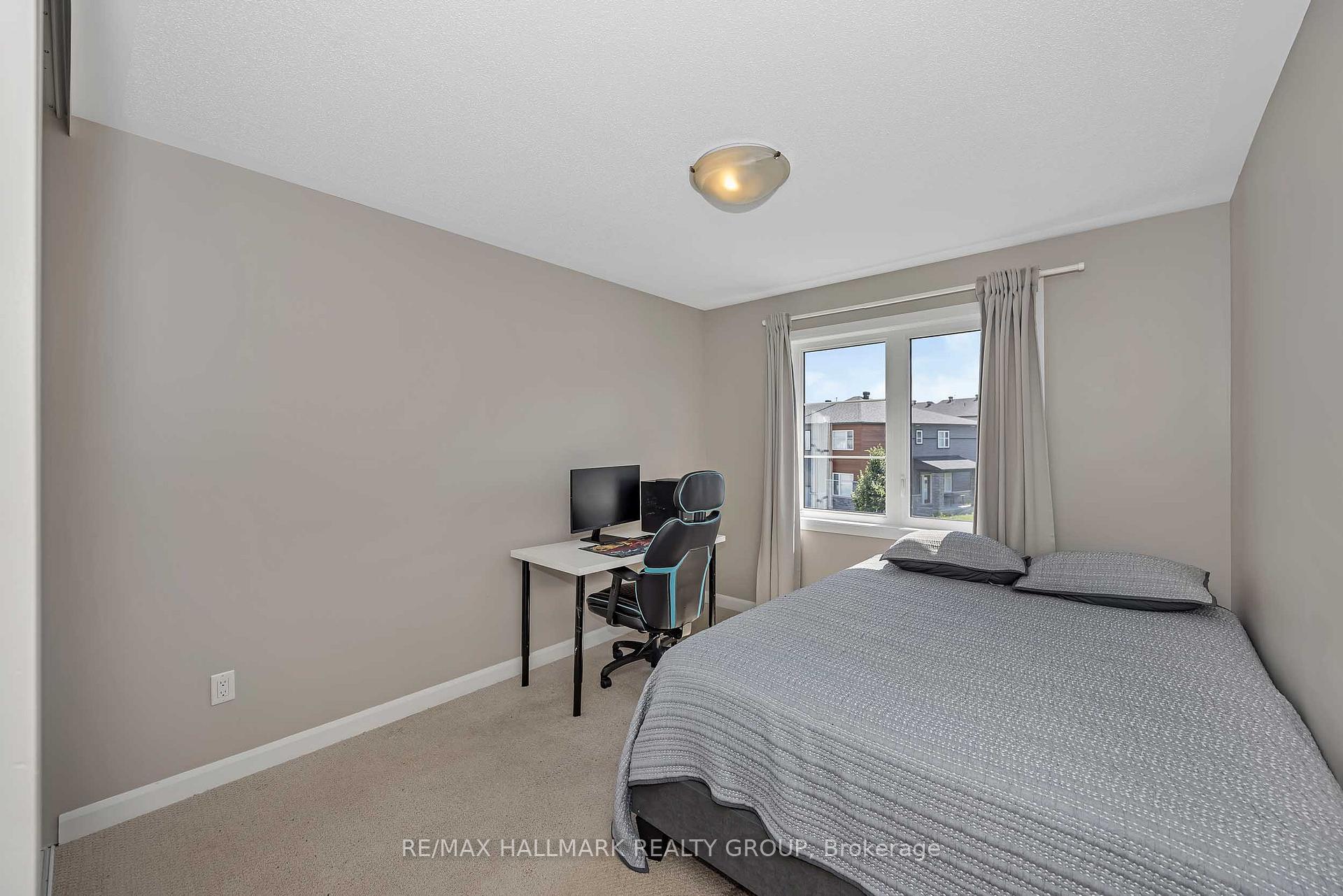Photo 22 of 196 Bending Way, Ottawa, Barrhaven - Hearts Desire — HOMEH