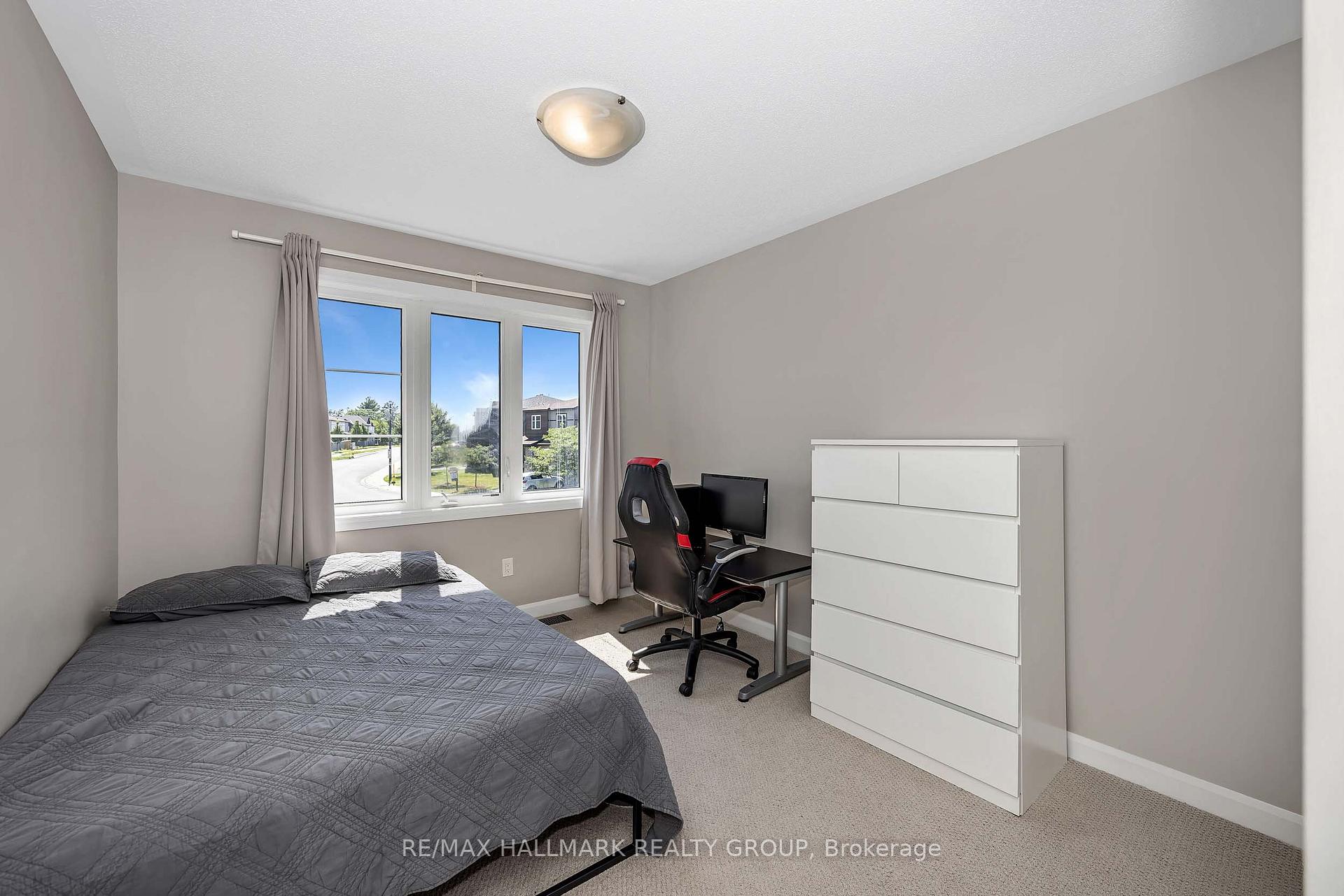 Photo 24 of 196 Bending Way, Ottawa, Barrhaven - Hearts Desire — HOMEH