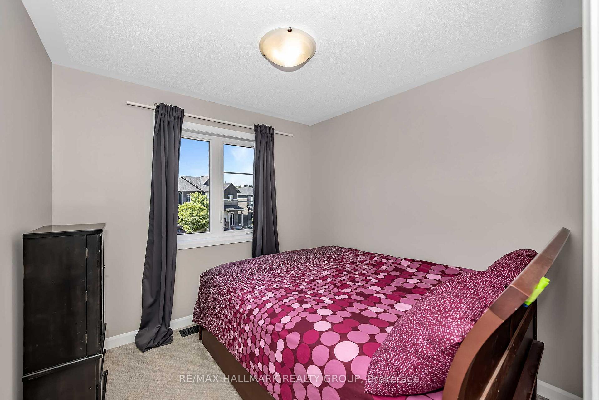 Photo 26 of 196 Bending Way, Ottawa, Barrhaven - Hearts Desire — HOMEH