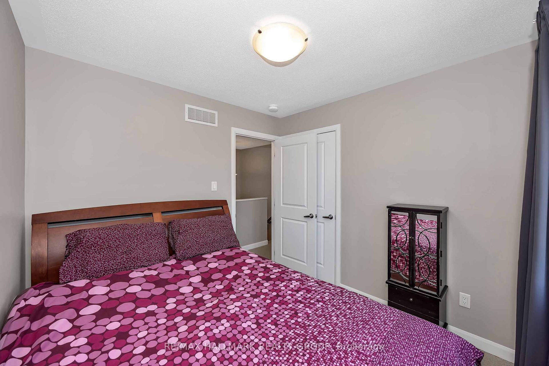 Photo 27 of 196 Bending Way, Ottawa, Barrhaven - Hearts Desire — HOMEH