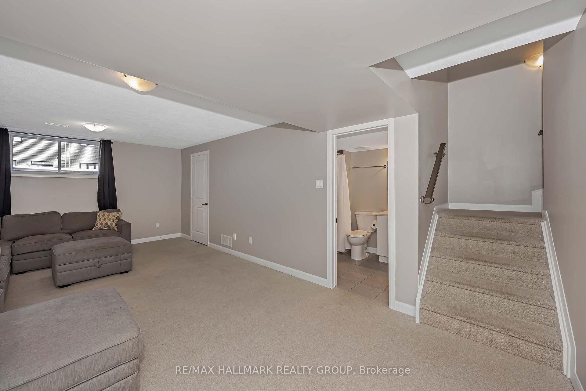 Photo 30 of 196 Bending Way, Ottawa, Barrhaven - Hearts Desire — HOMEH