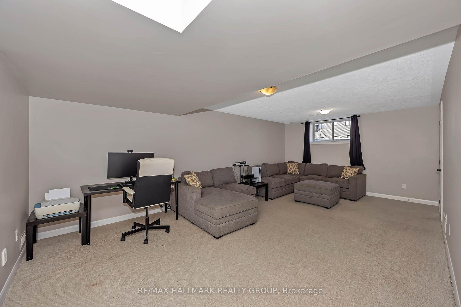 Photo 31 of 196 Bending Way, Ottawa, Barrhaven - Hearts Desire — HOMEH
