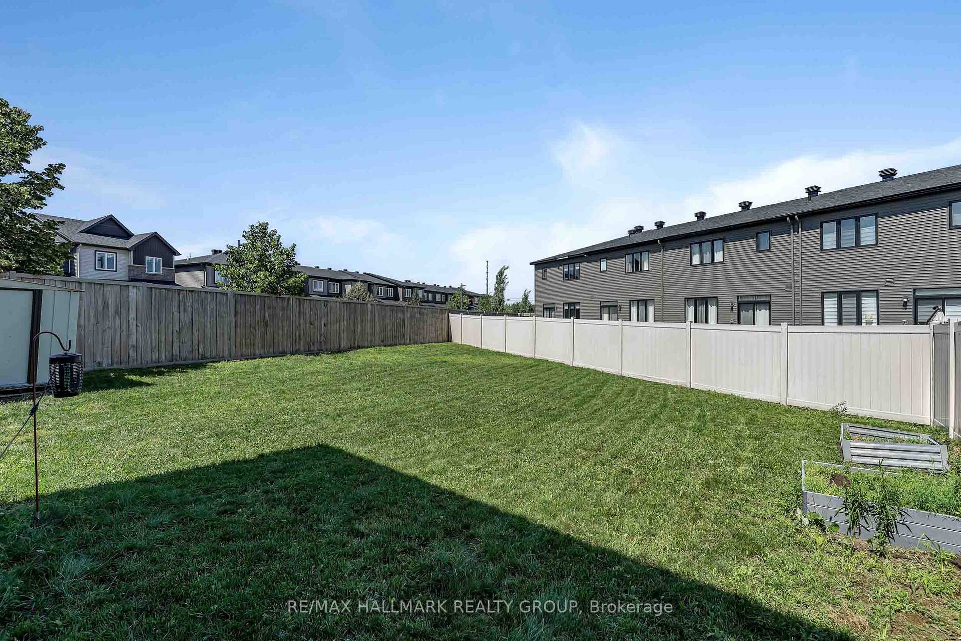 Photo 35 of 196 Bending Way, Ottawa, Barrhaven - Hearts Desire — HOMEH