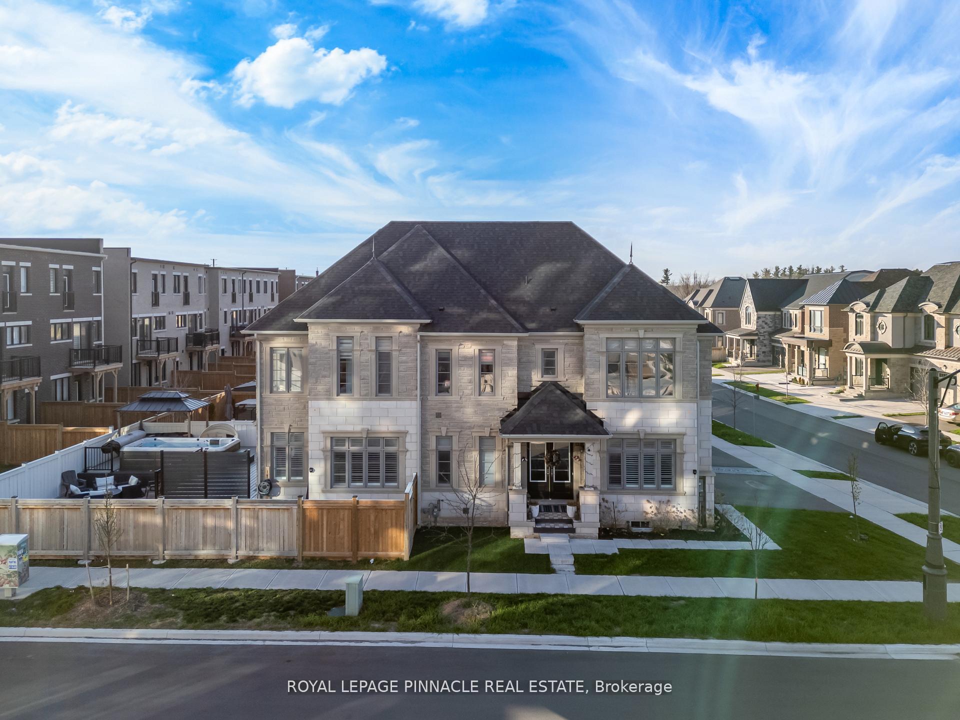 Photo 3 of Unit Upper, 1504 Yellow Rose Circle, Oakville, Glen Abbey — HOMEH