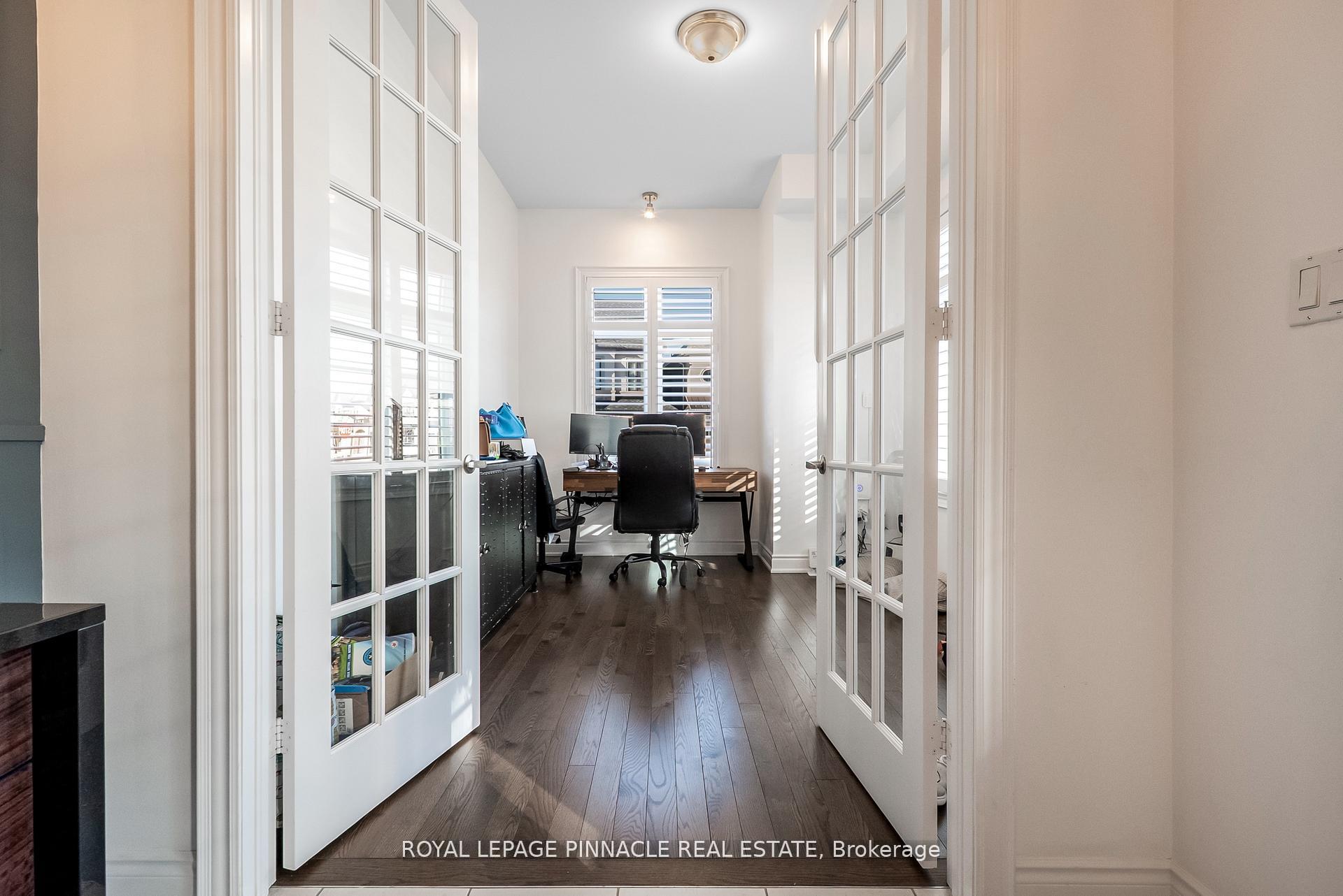 Photo 7 of Unit Upper, 1504 Yellow Rose Circle, Oakville, Glen Abbey — HOMEH
