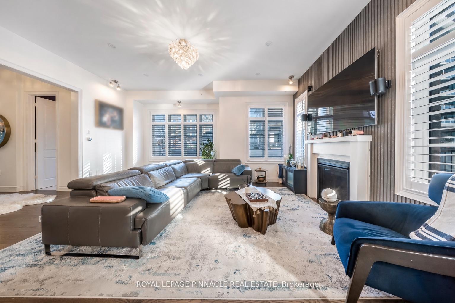 Photo 12 of Unit Upper, 1504 Yellow Rose Circle, Oakville, Glen Abbey — HOMEH
