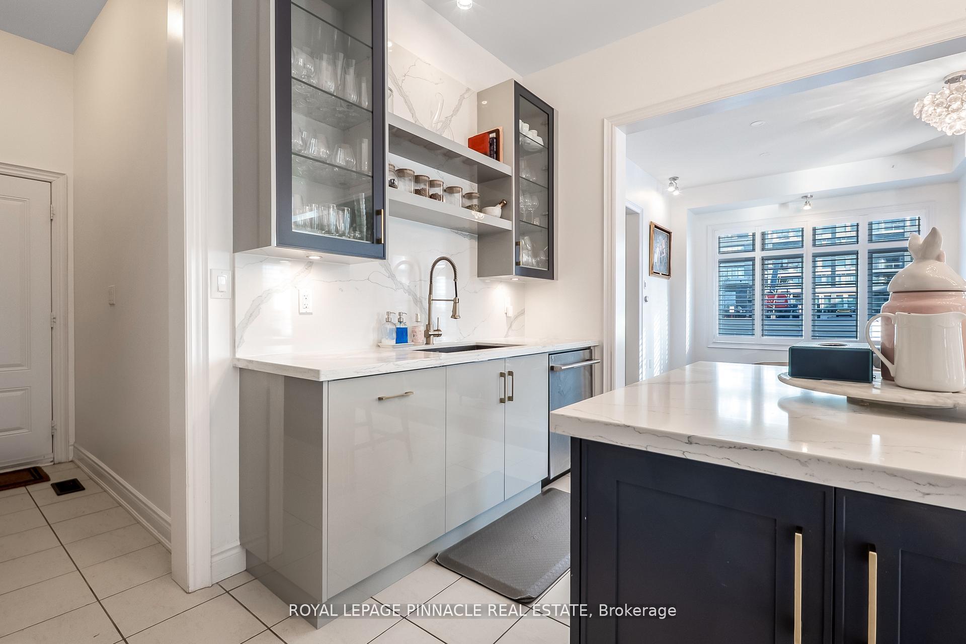 Photo 16 of Unit Upper, 1504 Yellow Rose Circle, Oakville, Glen Abbey — HOMEH