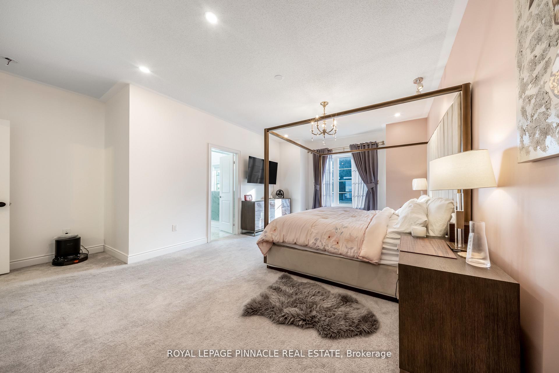 Photo 22 of Unit Upper, 1504 Yellow Rose Circle, Oakville, Glen Abbey — HOMEH
