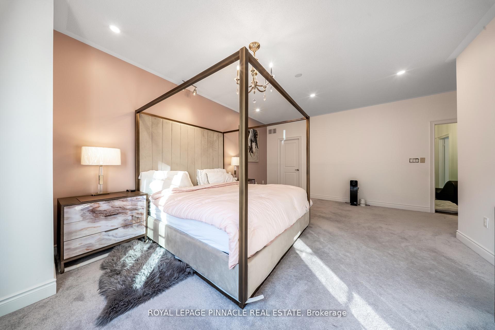 Photo 23 of Unit Upper, 1504 Yellow Rose Circle, Oakville, Glen Abbey — HOMEH