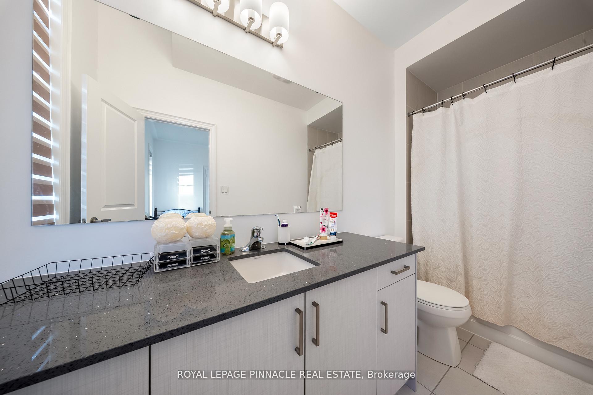 Photo 31 of Unit Upper, 1504 Yellow Rose Circle, Oakville, Glen Abbey — HOMEH