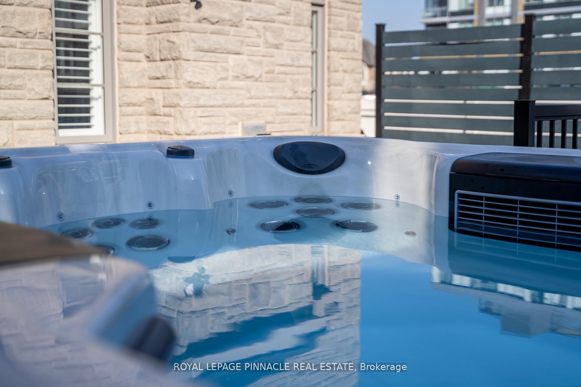 Photo 42 of Unit Upper, 1504 Yellow Rose Circle, Oakville, Glen Abbey — HOMEH