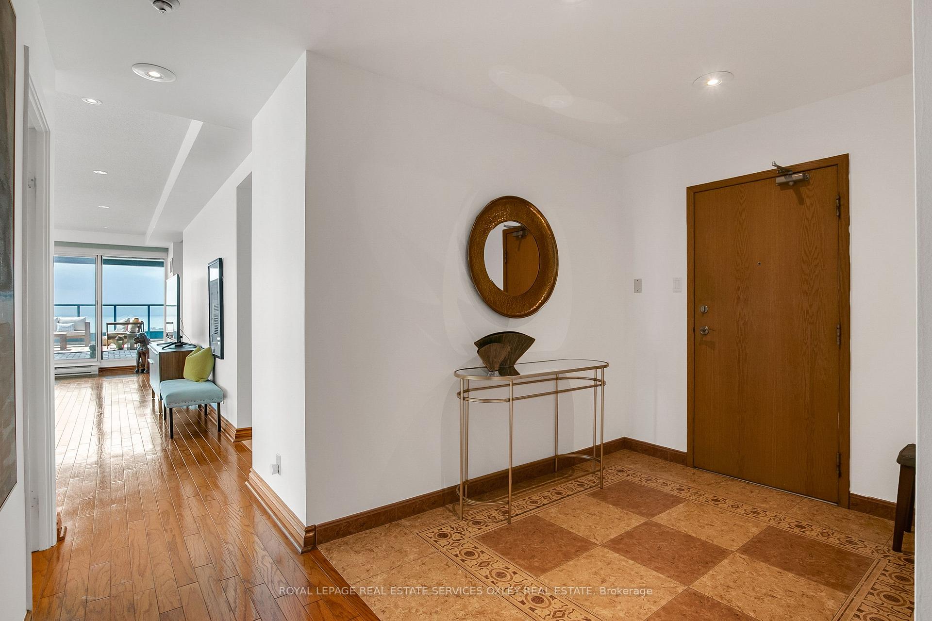 Photo 2 of Unit PH04, 99 Harbour Square, Toronto, Waterfront Communities — HOMEH