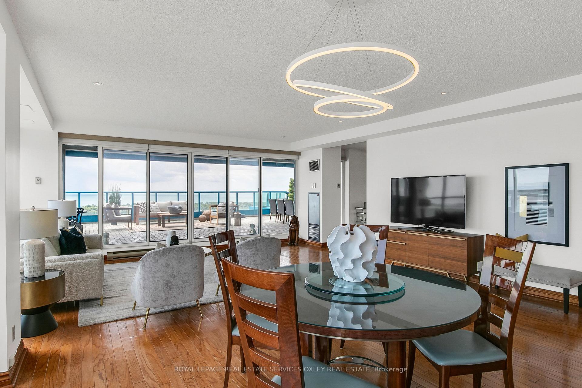 Photo 10 of Unit PH04, 99 Harbour Square, Toronto, Waterfront Communities — HOMEH