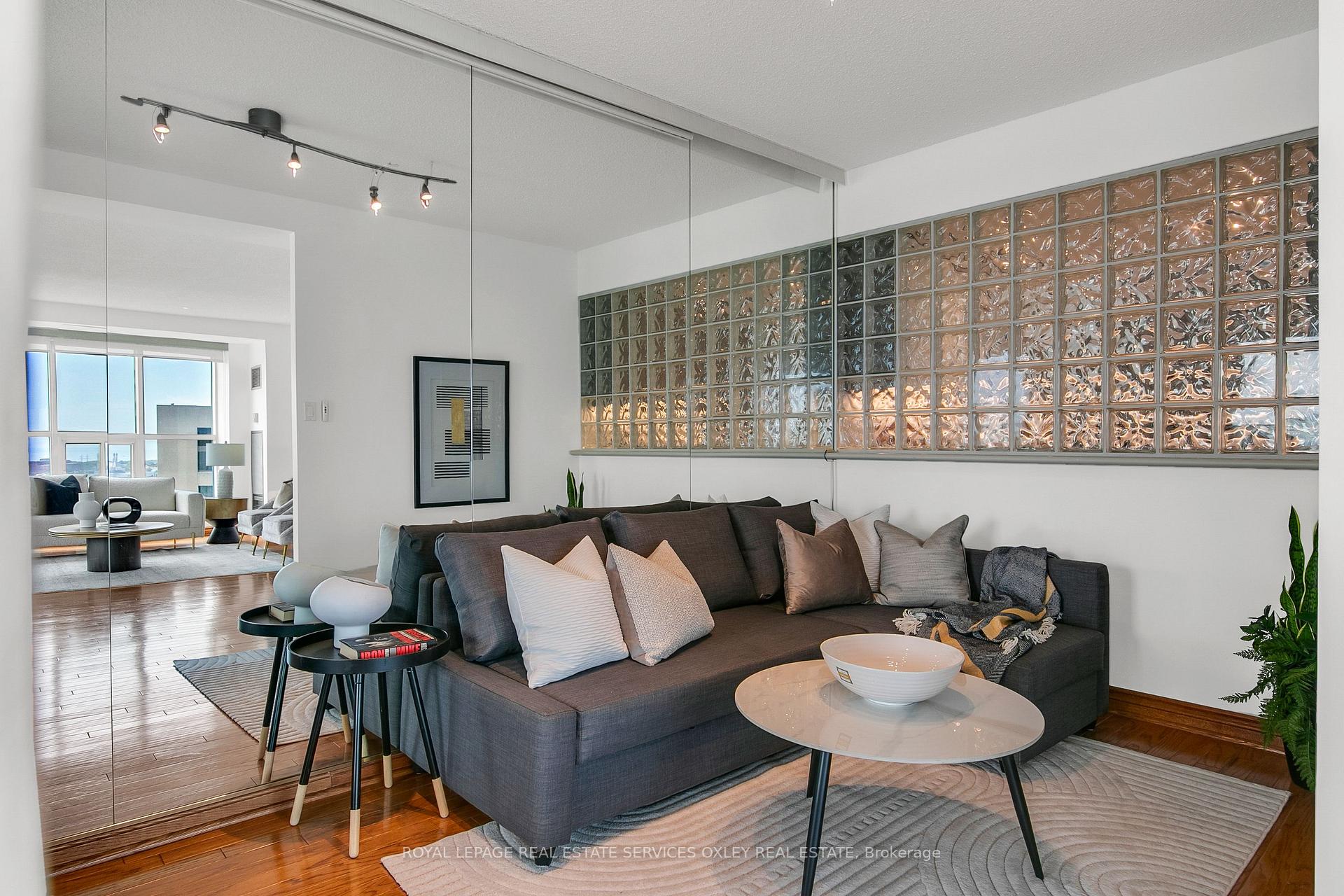 Photo 15 of Unit PH04, 99 Harbour Square, Toronto, Waterfront Communities — HOMEH