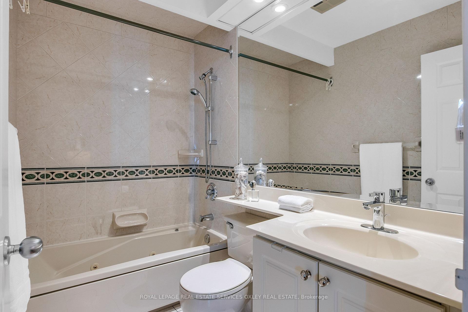 Photo 21 of Unit PH04, 99 Harbour Square, Toronto, Waterfront Communities — HOMEH