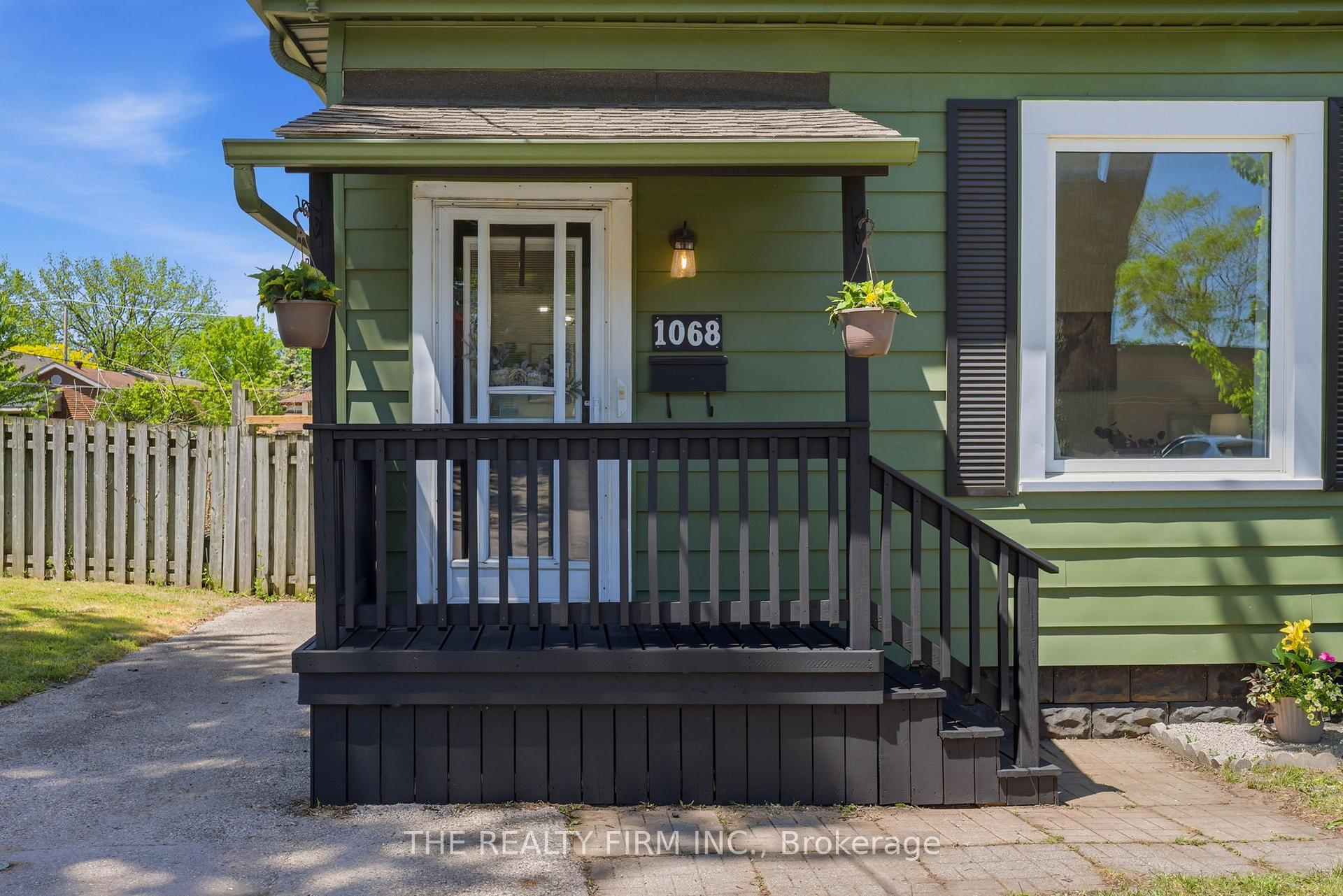 Photo 4 of 1068 Margaret Street, London, East M — HOMEH