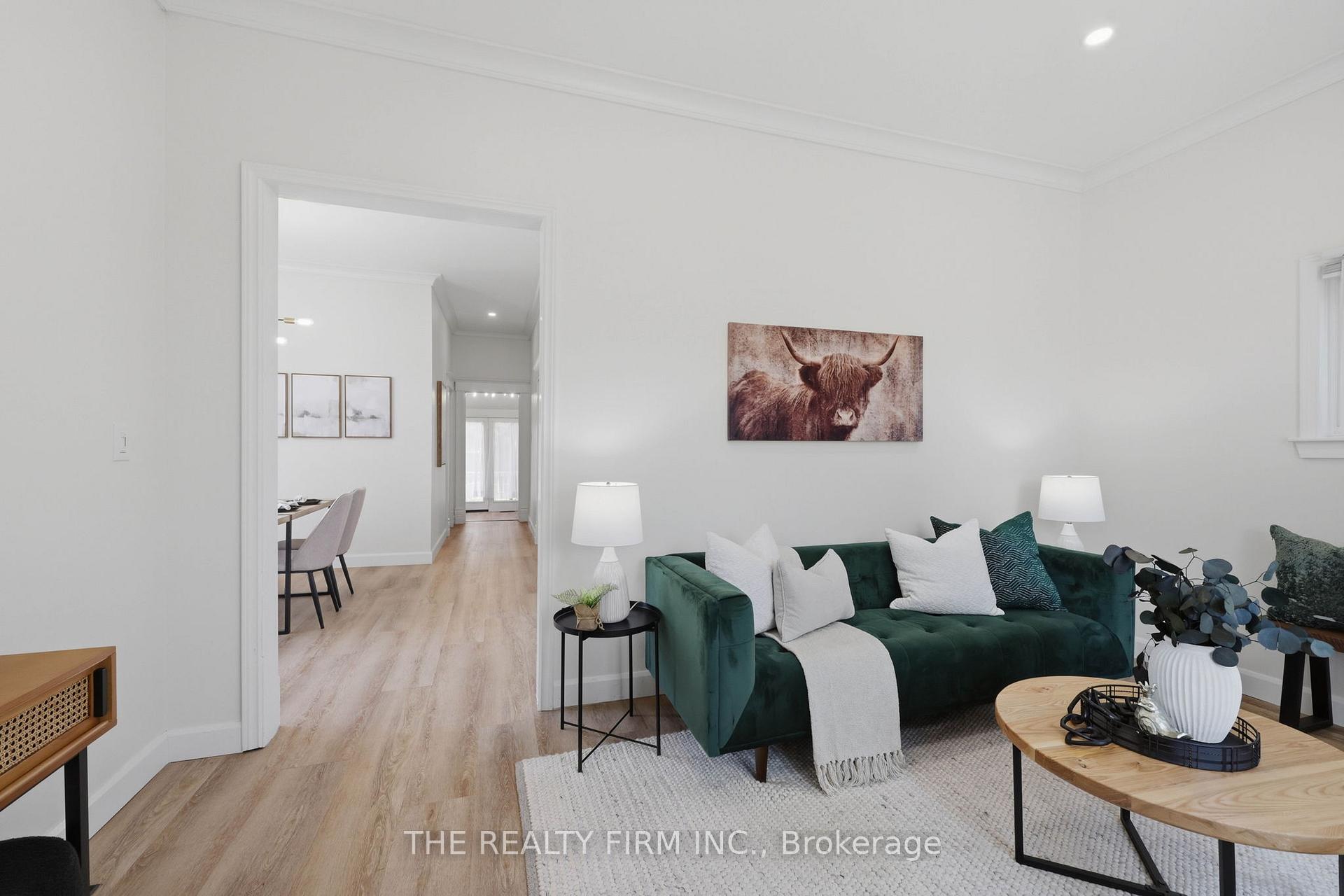 Photo 11 of 1068 Margaret Street, London, East M — HOMEH