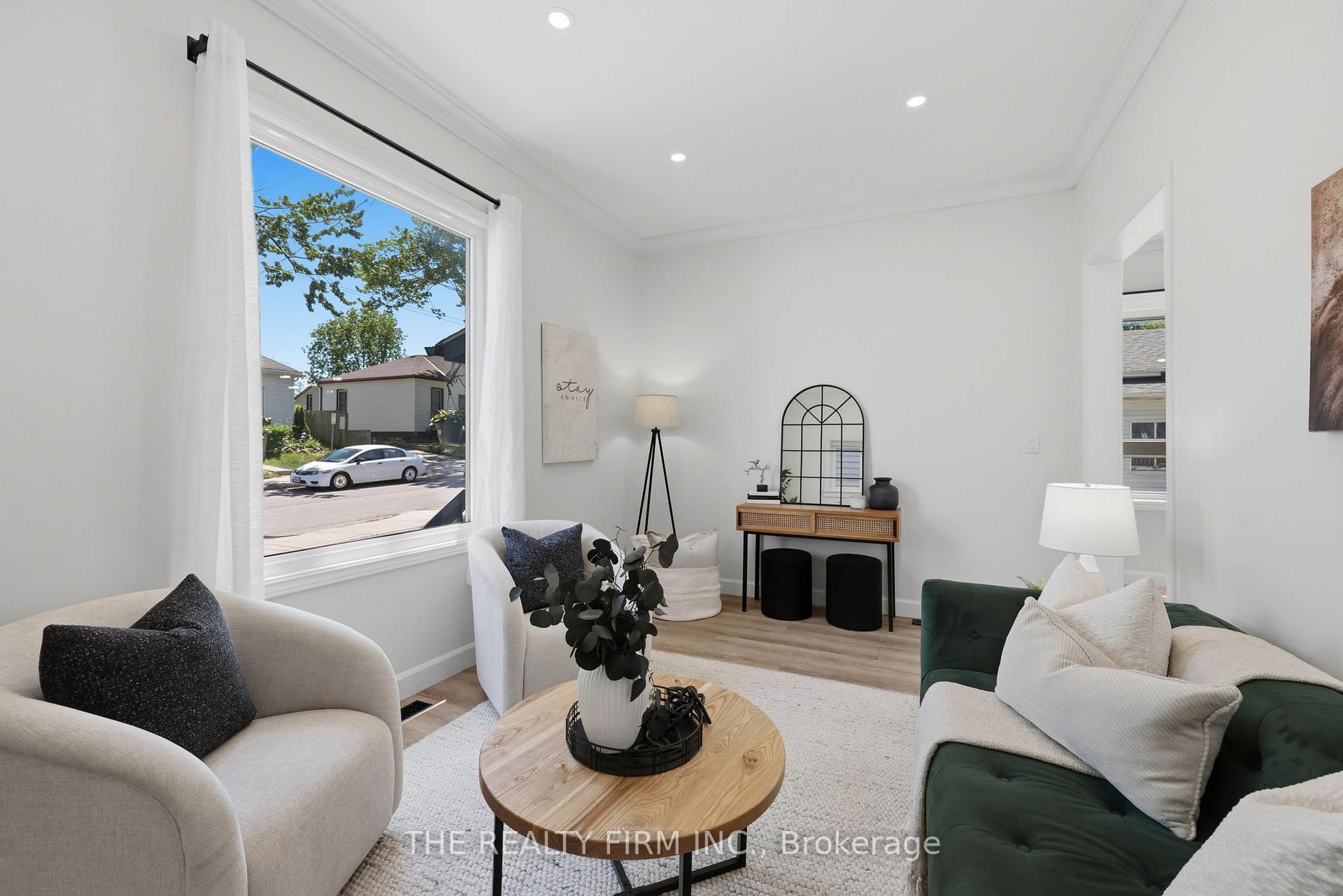 Photo 13 of 1068 Margaret Street, London, East M — HOMEH