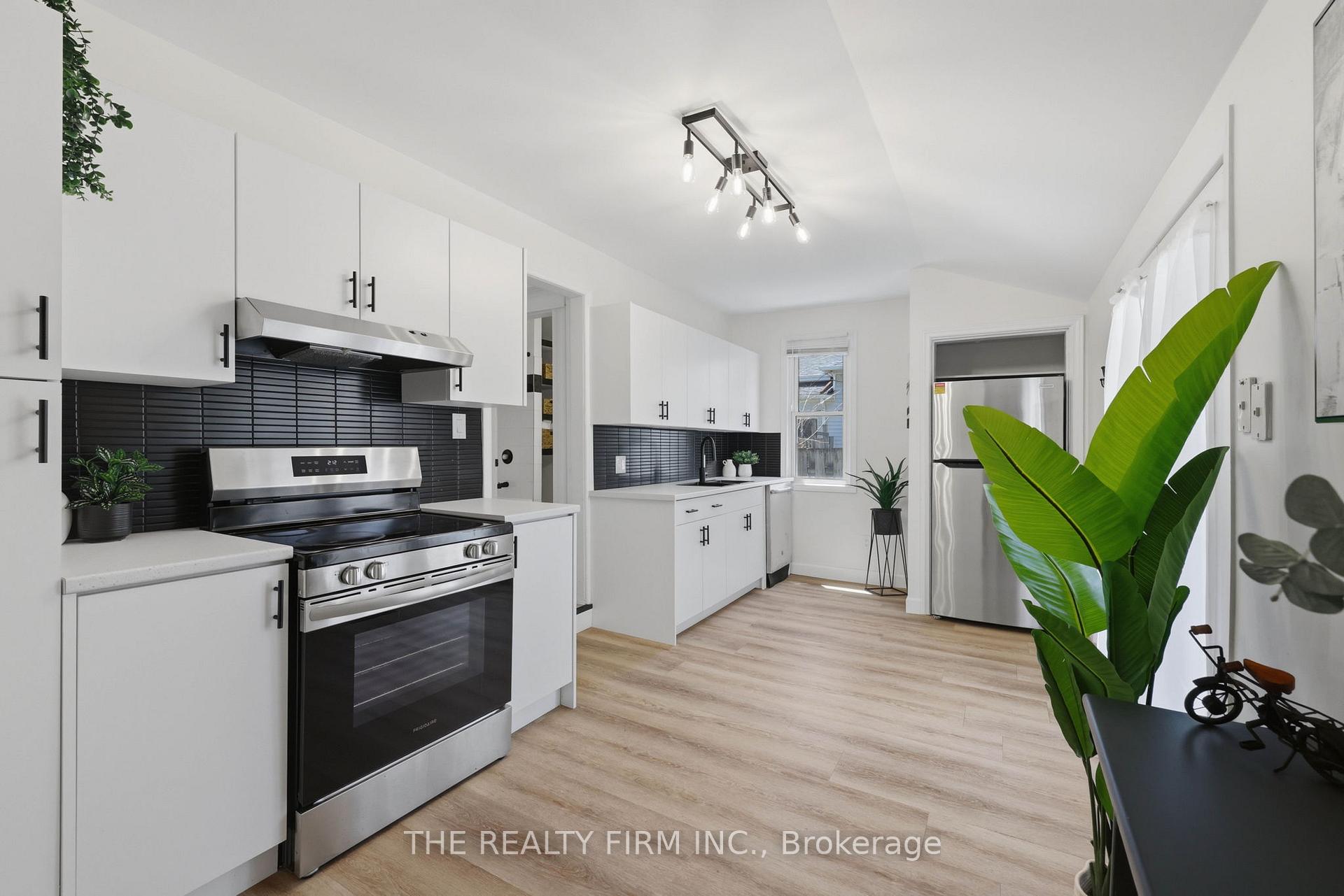 Photo 14 of 1068 Margaret Street, London, East M — HOMEH