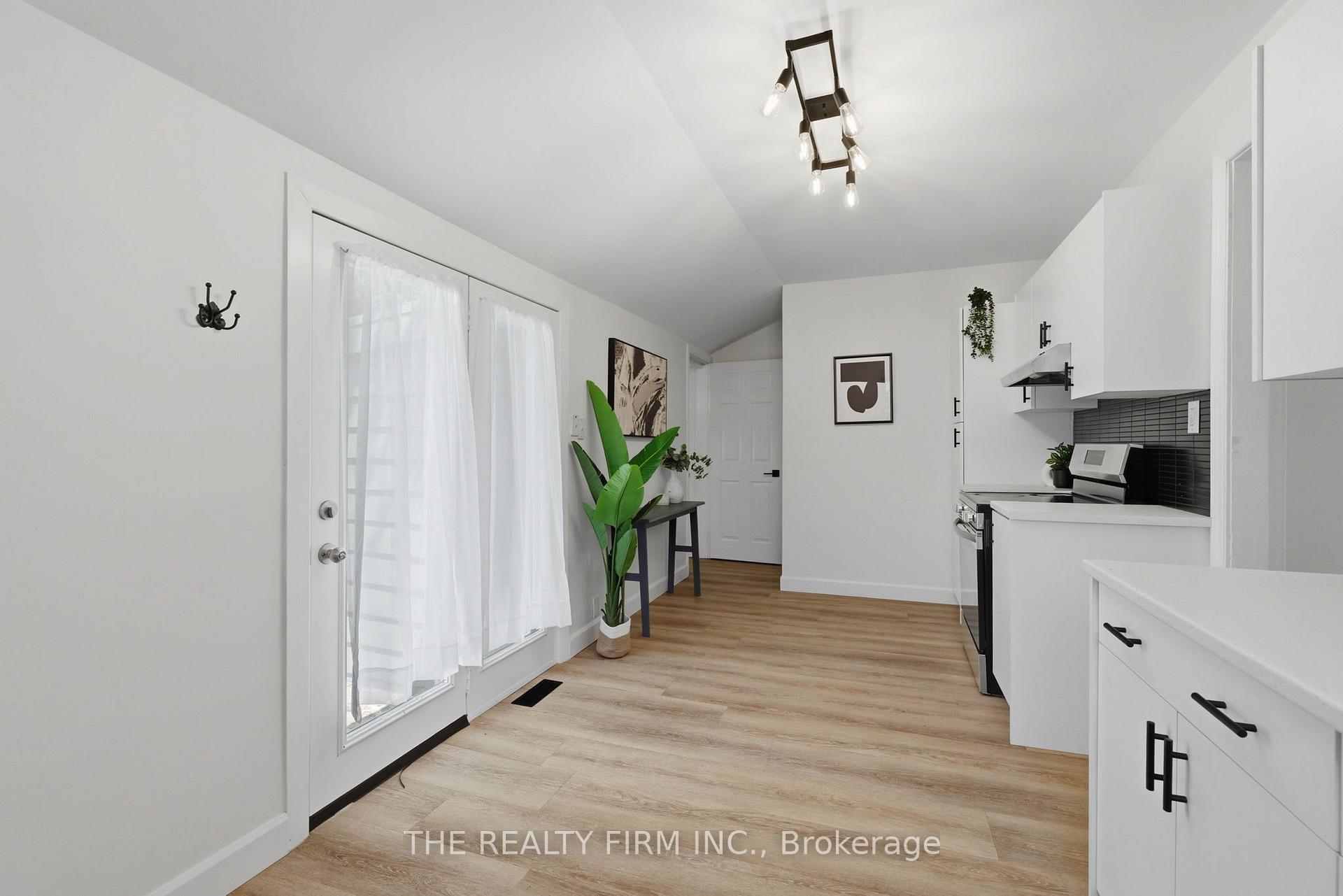 Photo 15 of 1068 Margaret Street, London, East M — HOMEH