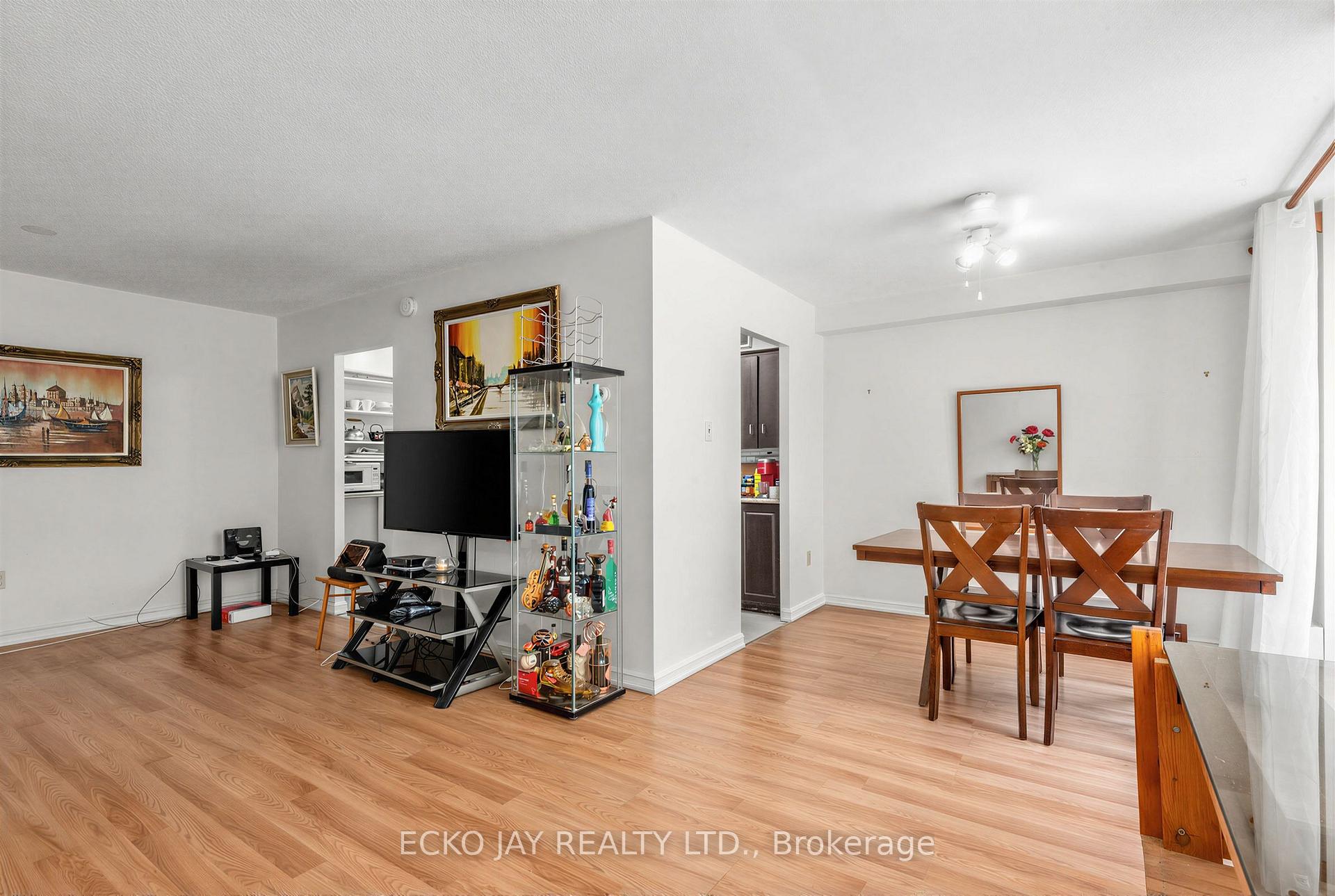 Photo 7 of Unit 406, 180 Dudley Avenue, Markham, Thornhill — HOMEH