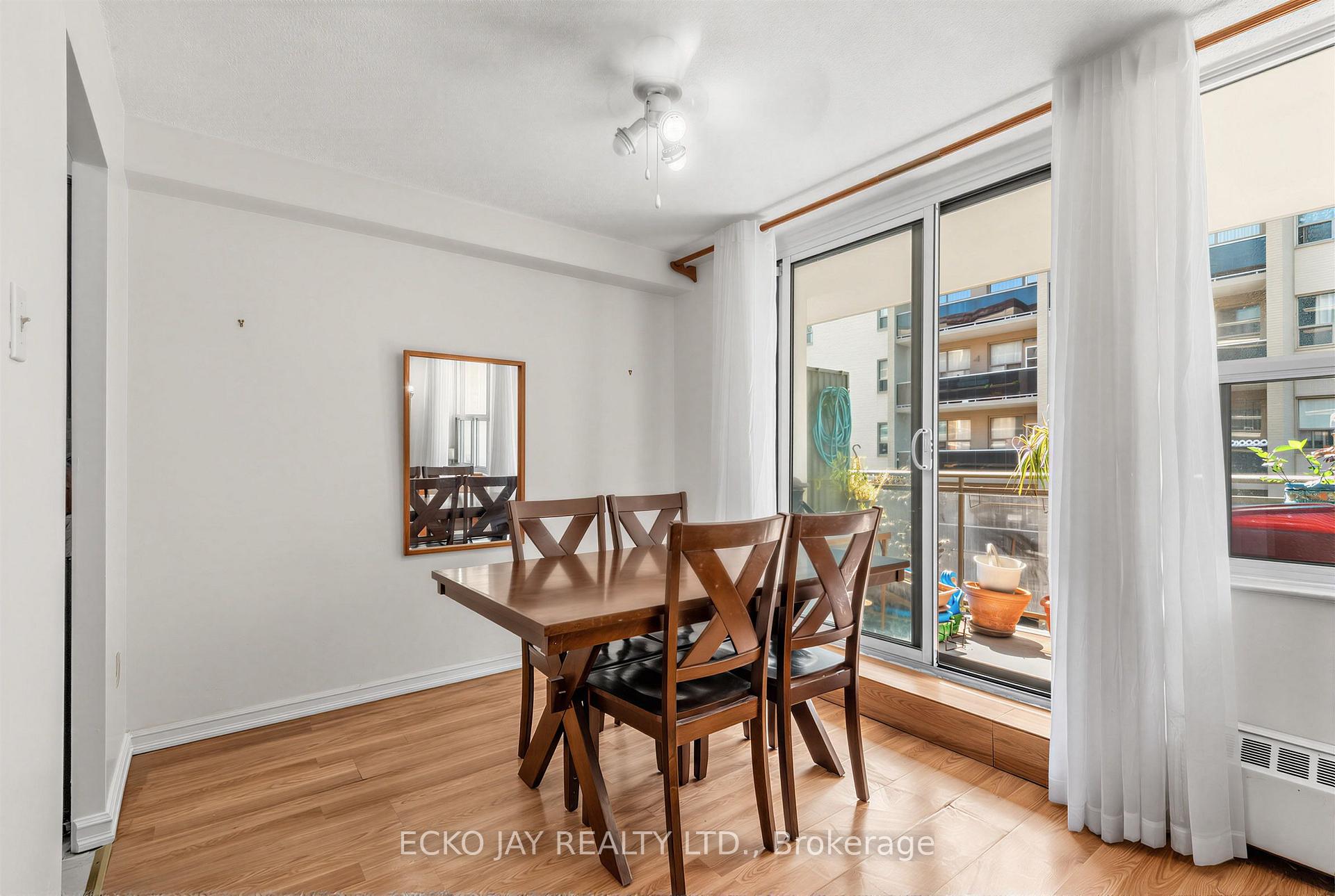 Photo 8 of Unit 406, 180 Dudley Avenue, Markham, Thornhill — HOMEH