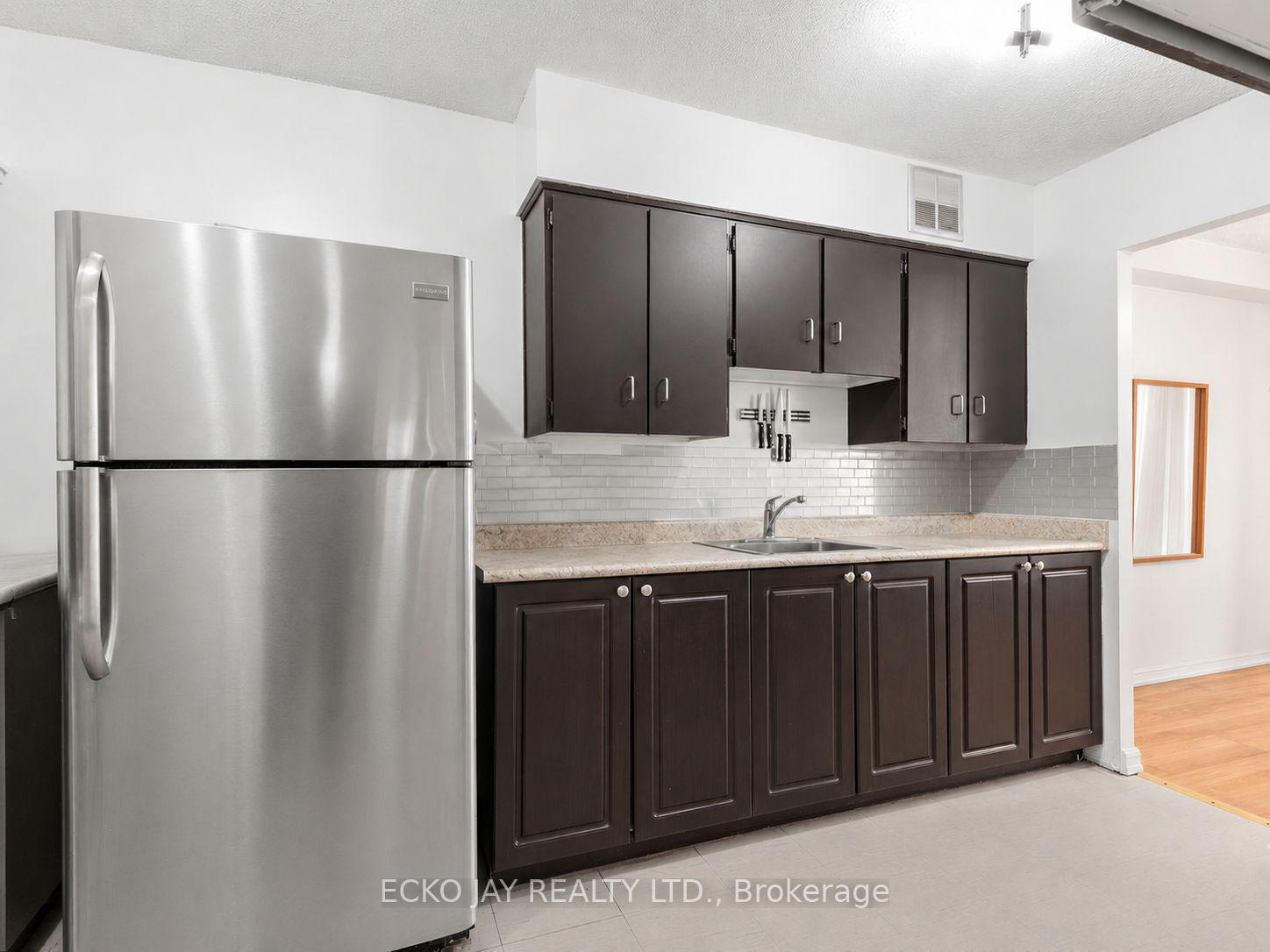 Photo 11 of Unit 406, 180 Dudley Avenue, Markham, Thornhill — HOMEH