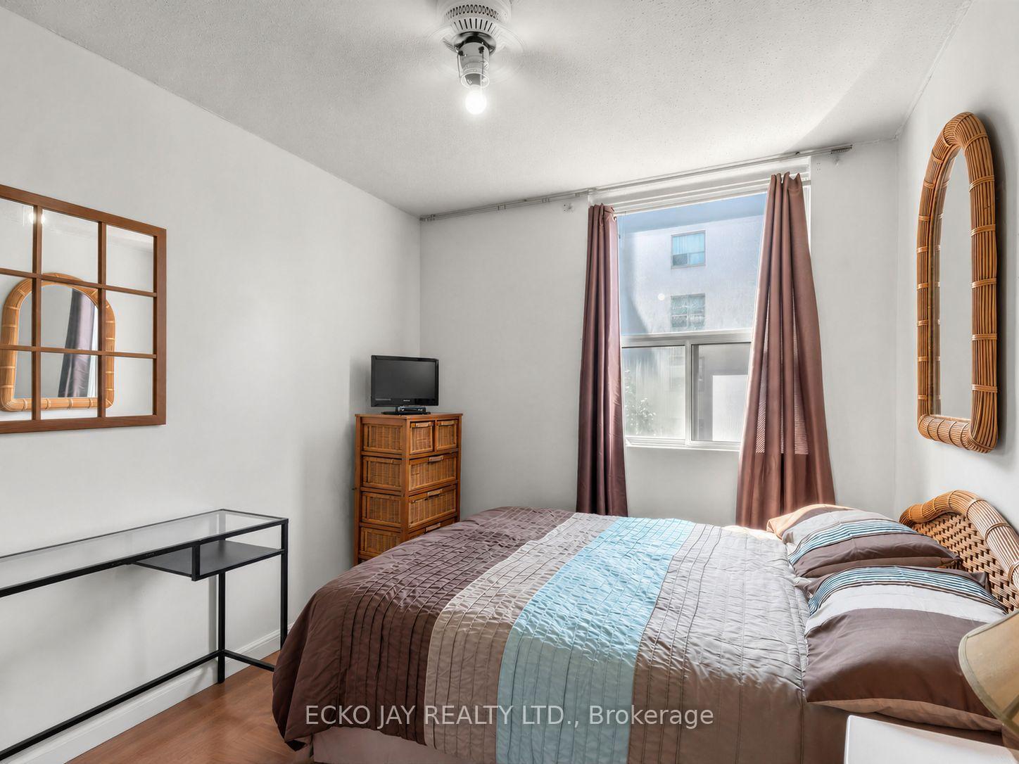 Photo 12 of Unit 406, 180 Dudley Avenue, Markham, Thornhill — HOMEH