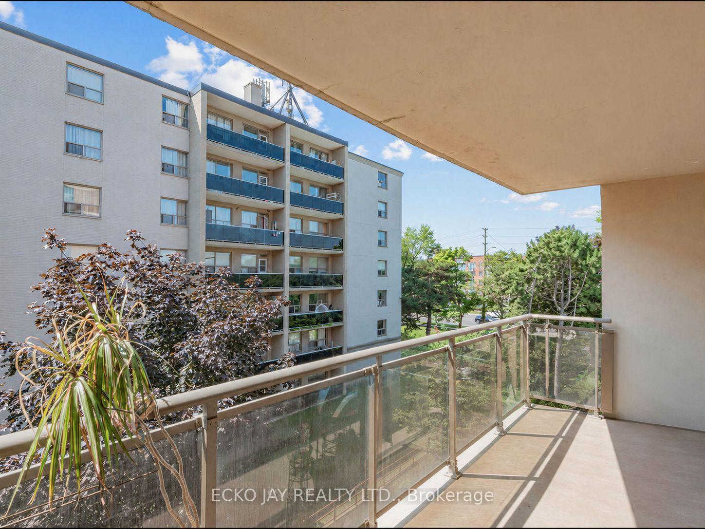 Photo 17 of Unit 406, 180 Dudley Avenue, Markham, Thornhill — HOMEH