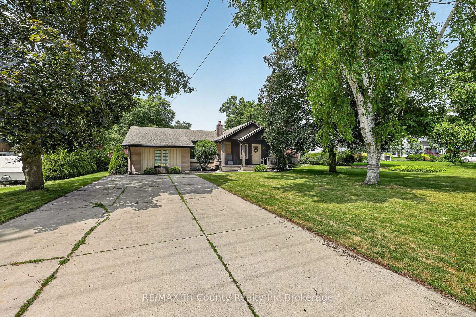 Photo 3 of 309 Quarterline Road, Tillsonburg — HOMEH