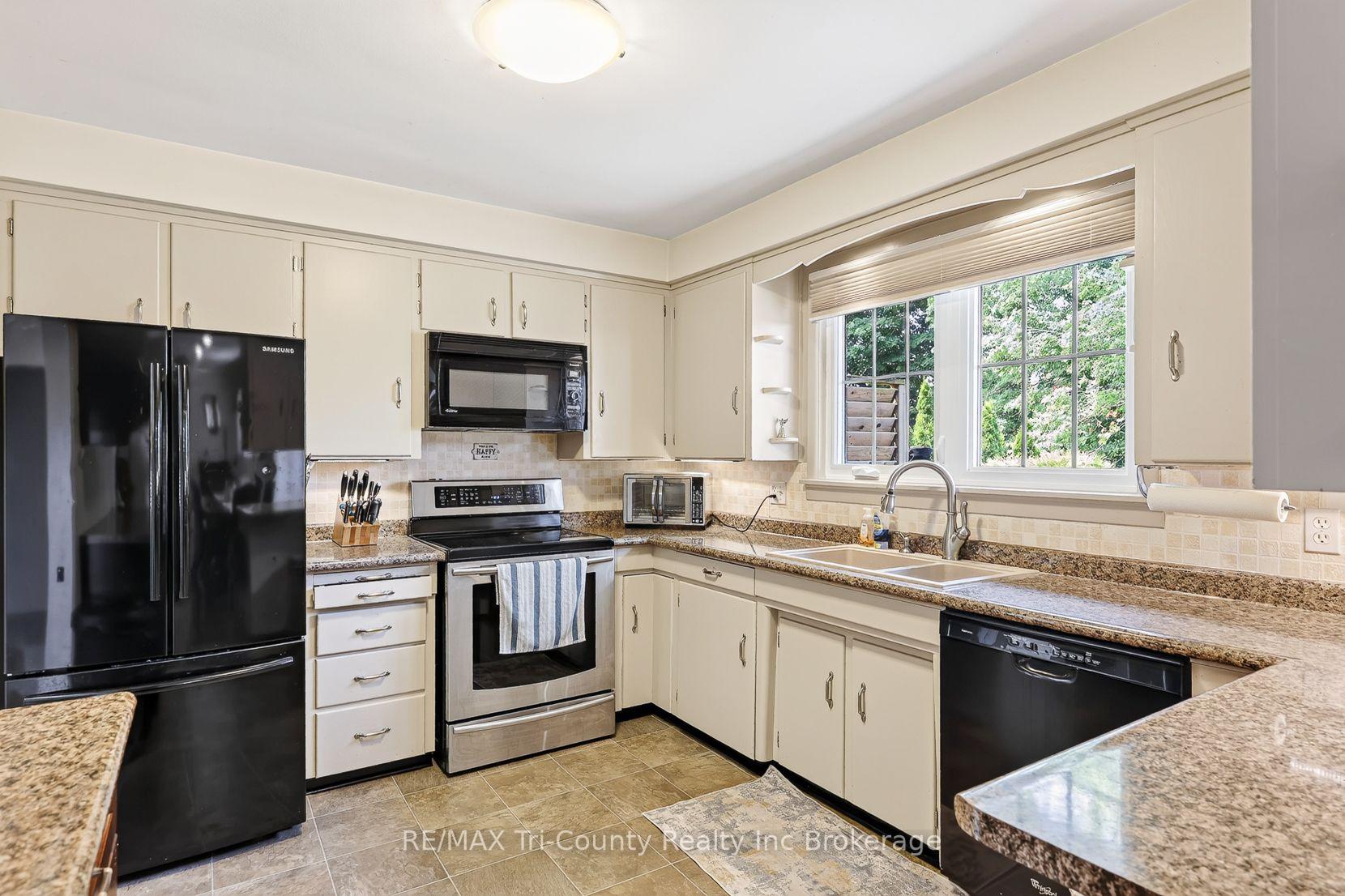 Photo 22 of 309 Quarterline Road, Tillsonburg — HOMEH