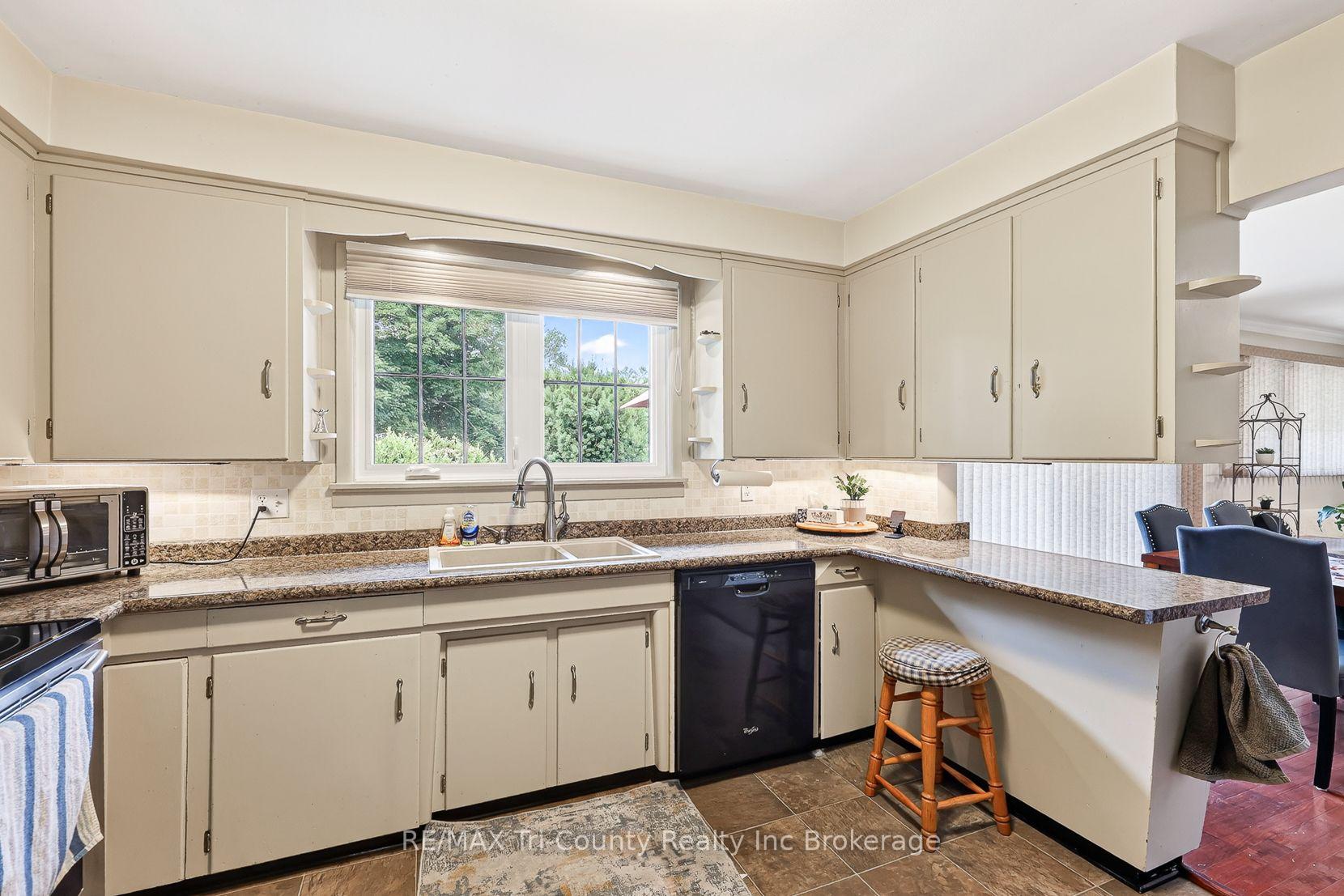 Photo 25 of 309 Quarterline Road, Tillsonburg — HOMEH