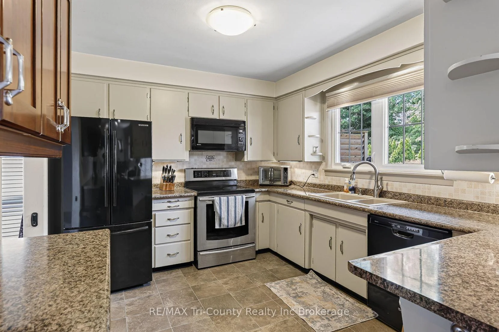 Photo 23 of 309 Quarterline Road, Tillsonburg — HOMEH