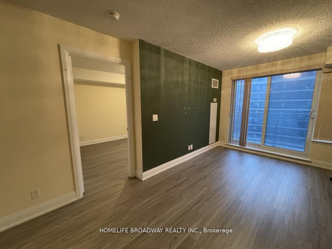 Photo 3 of Unit 817, 372 Highway 7 E, Richmond Hill, Doncrest — HOMEH