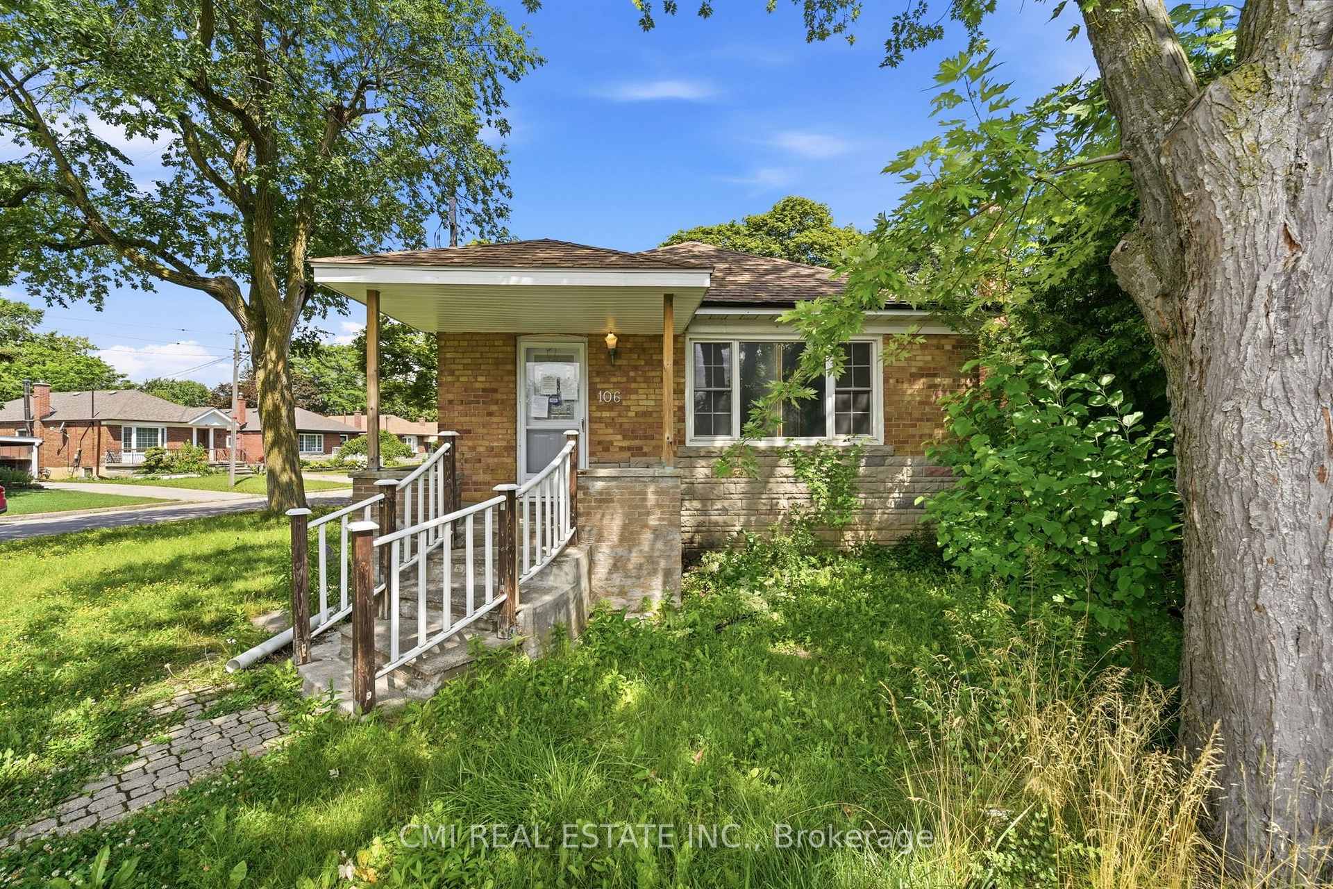 Photo 2 of 106 Flora Drive, Scarborough, Dorset Park — HOMEH