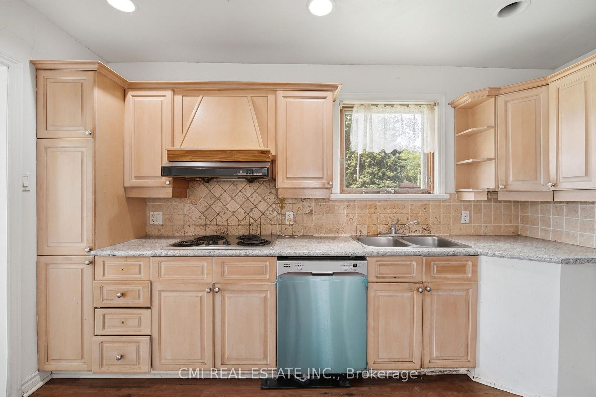 Photo 10 of 106 Flora Drive, Scarborough, Dorset Park — HOMEH