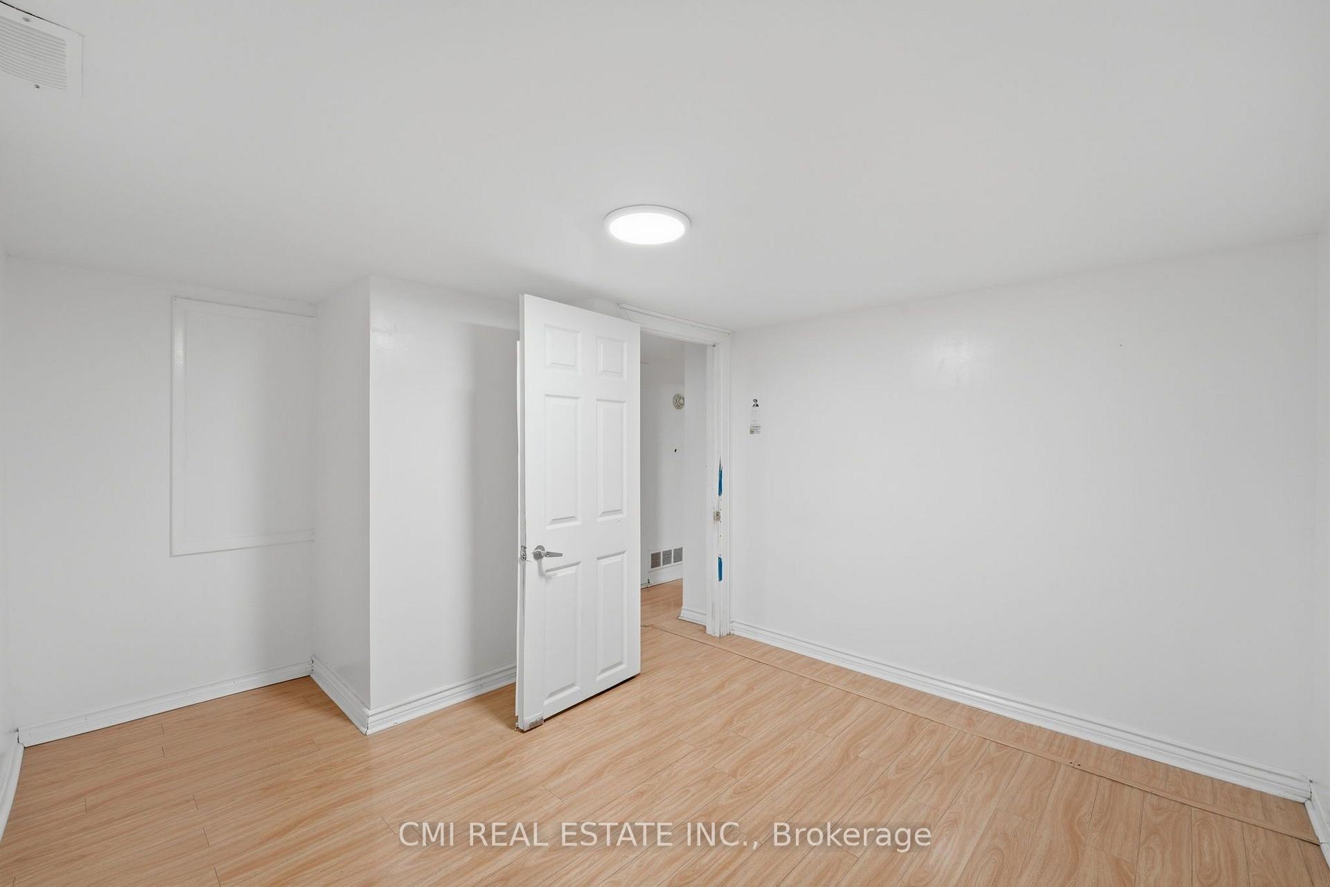 Photo 36 of 106 Flora Drive, Scarborough, Dorset Park — HOMEH