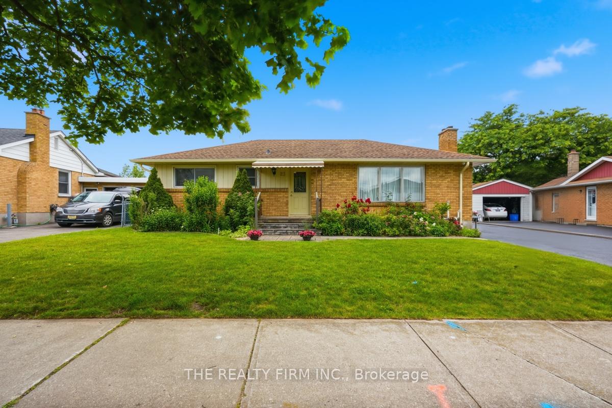 Photo 1 of 23 Frontenac Road, London, South T — HOMEH