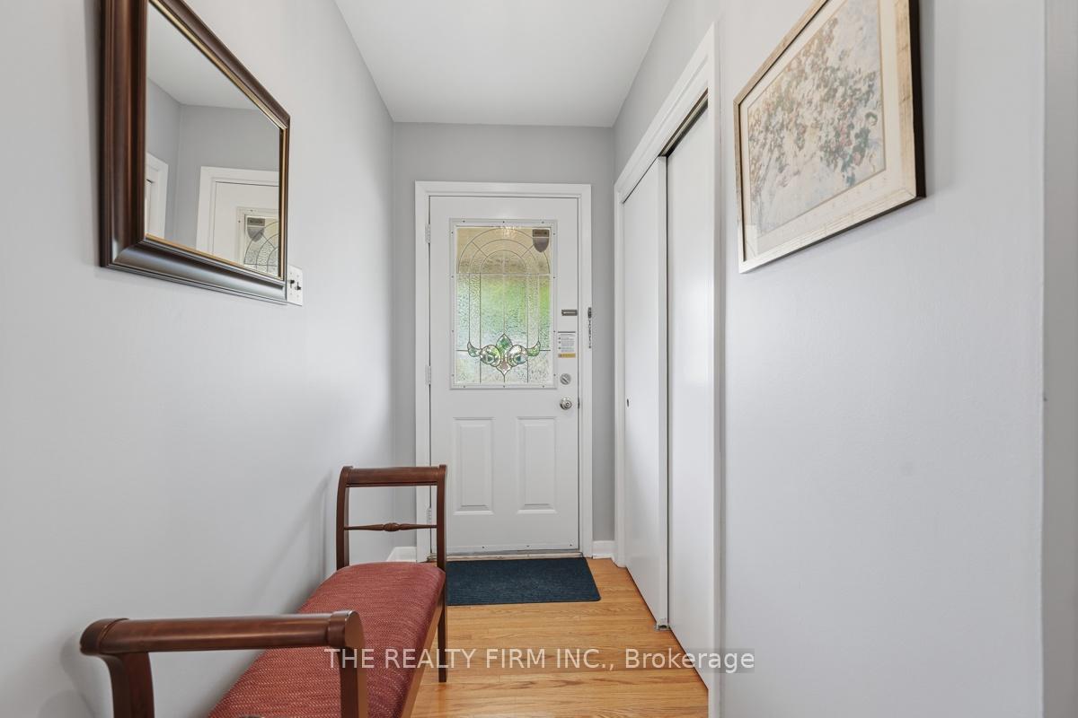 Photo 5 of 23 Frontenac Road, London, South T — HOMEH
