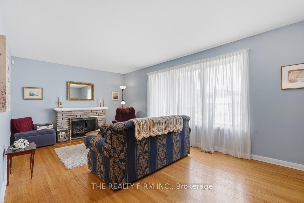 Photo 7 of 23 Frontenac Road, London, South T — HOMEH