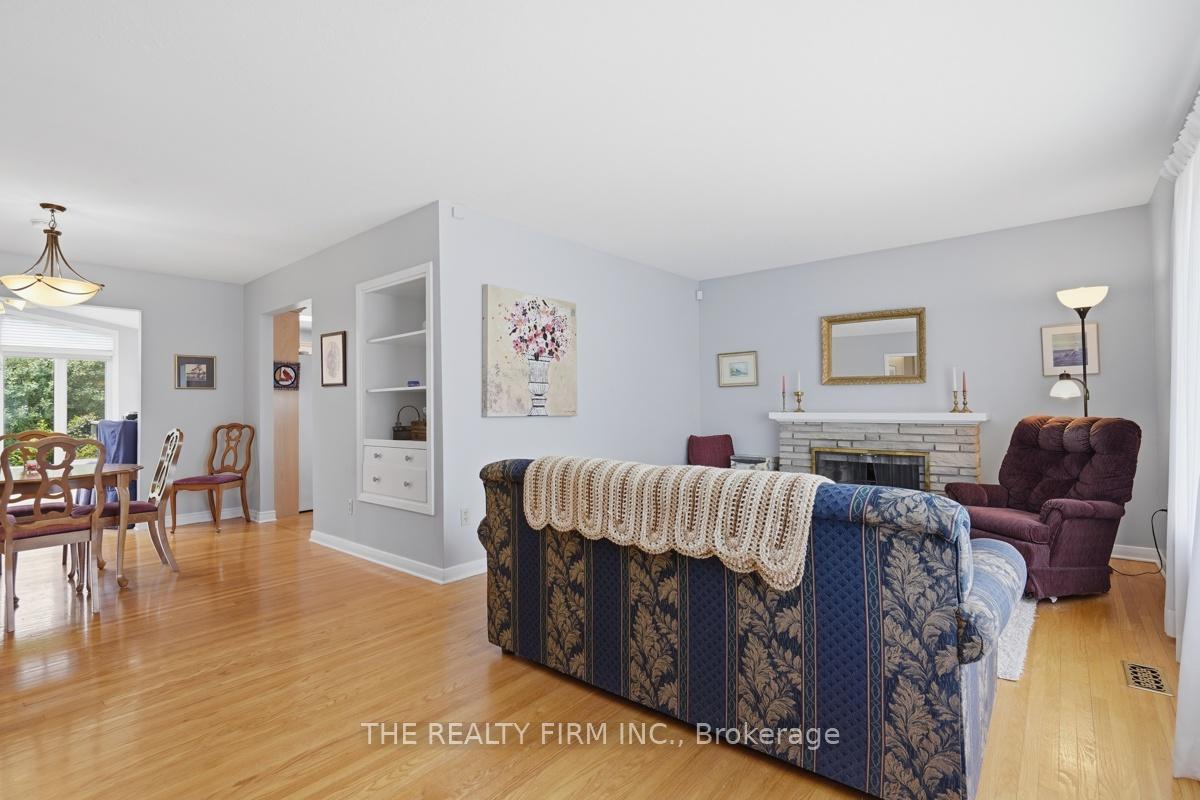 Photo 9 of 23 Frontenac Road, London, South T — HOMEH