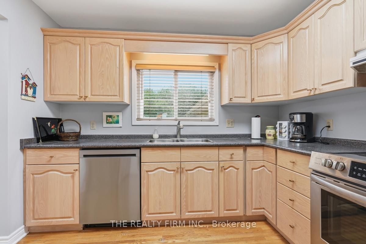 Photo 18 of 23 Frontenac Road, London, South T — HOMEH