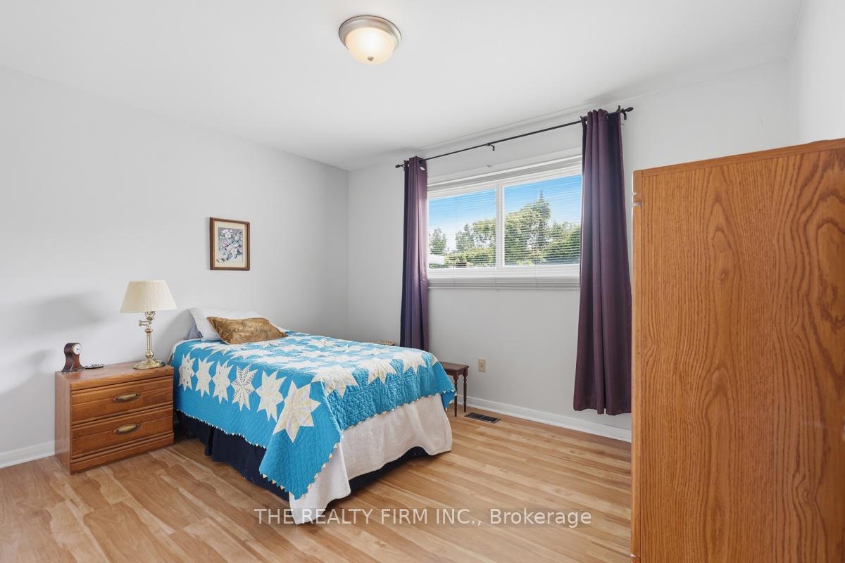 Photo 21 of 23 Frontenac Road, London, South T — HOMEH