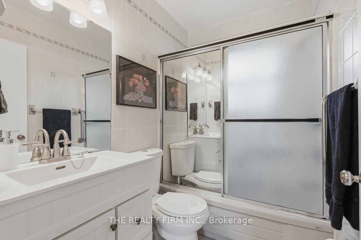 Photo 26 of 23 Frontenac Road, London, South T — HOMEH
