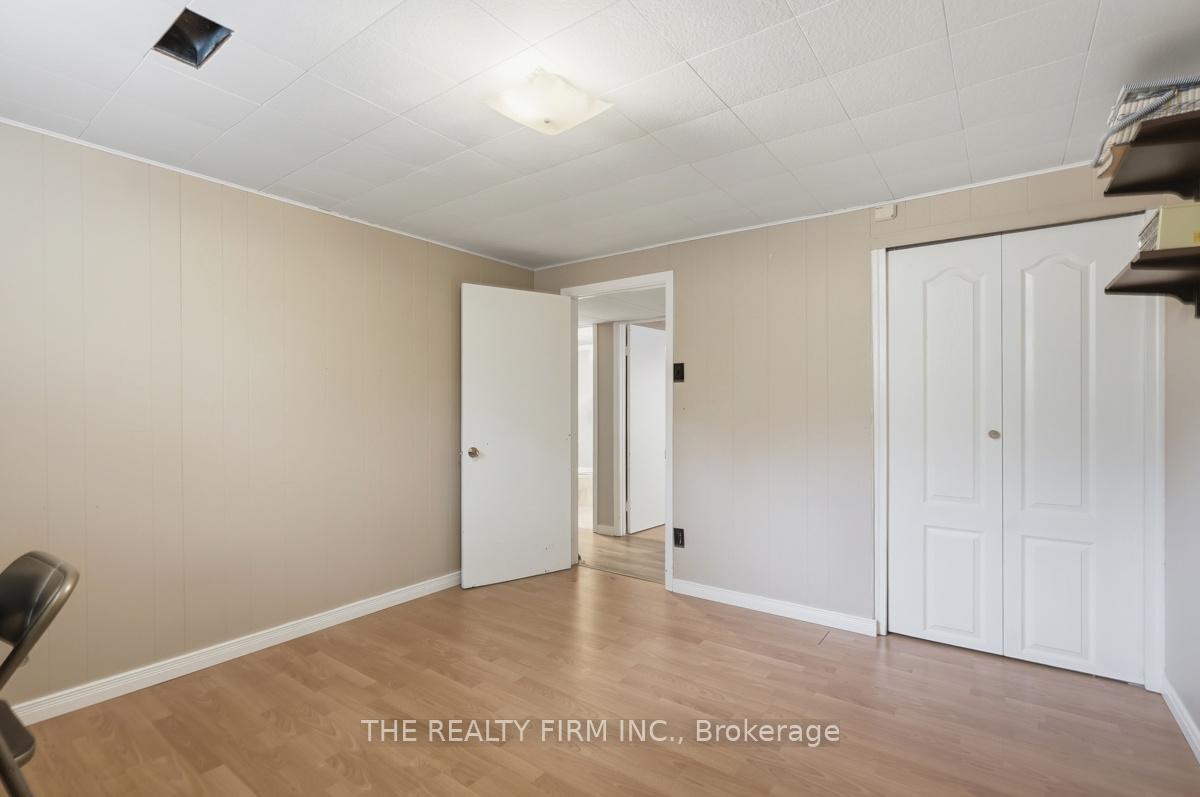 Photo 32 of 23 Frontenac Road, London, South T — HOMEH